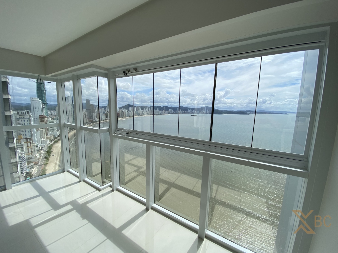 Apartamento Frente Mar à Venda no Ibiza Towers - Barra Sul | Balneário Camboriú/SC