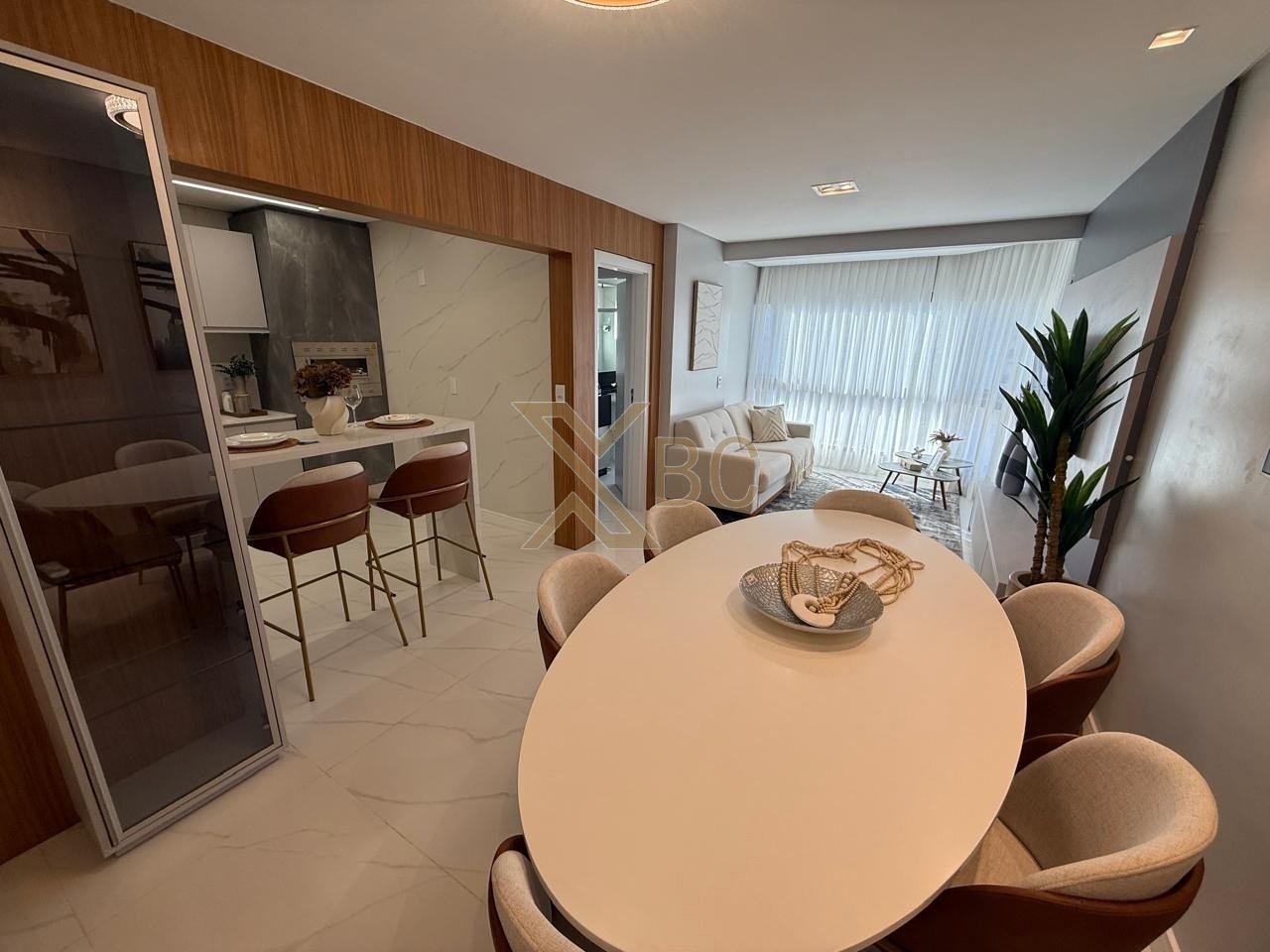 Edifício Saint Germain - Apartamento Finamente Mobiliado à Venda no Centro de Balneário Camboriú