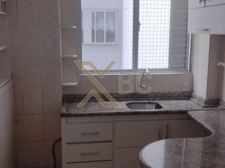 Edifício Residencial Veneza - Apartamento para reforma a uma quadra do mar em Balneário Camboriú