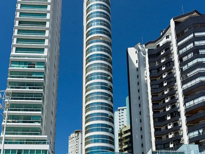 Gran Felicitá - Apartamento Frente Mar com 4 Suítes para alugar no Centro de Balneário Camboriú