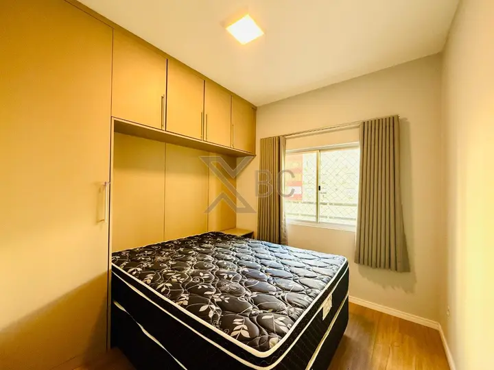 Apartamento Reformado à Venda no Edifício Polaris - Centro de Balneário Camboriú