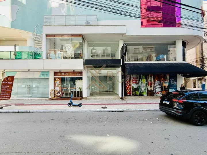 Sala Comercial no Edifício La Madeson - Venda e à venda em Balneário Camboriú