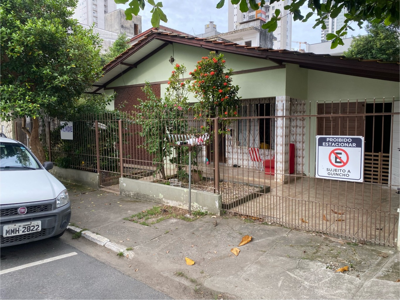Terreno residencial à venda com 300 m² no Centro de Balneário Camboriú.