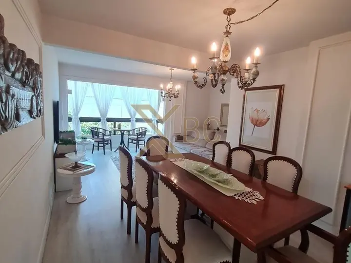 Edifício Scheidemantel - Apartamento com 2 dormitórios na Avenida Atlântica em Balneário Camboriú