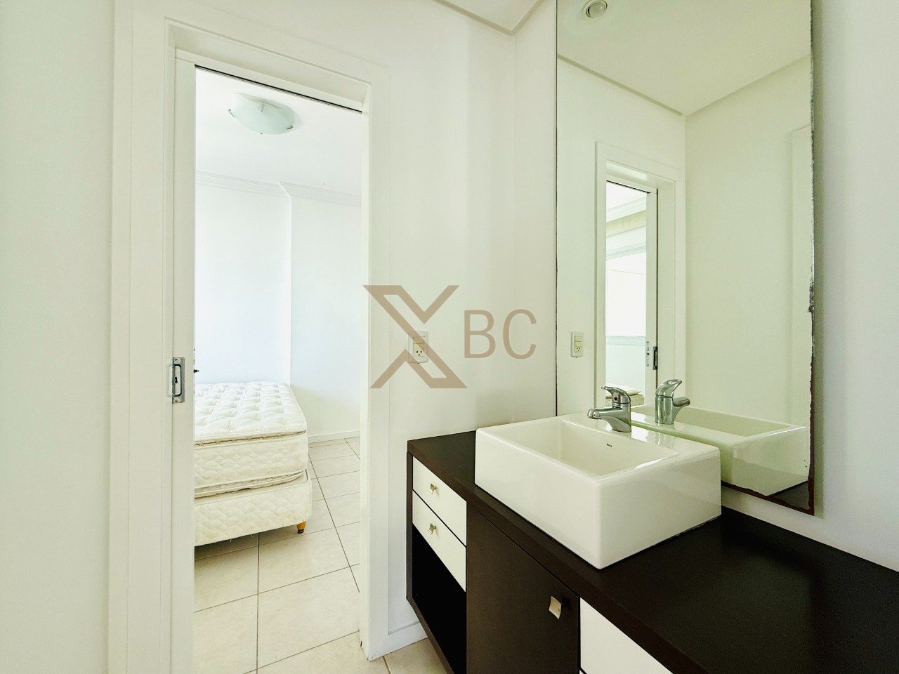 Descubra o Unique Residence, um incrível apartamento à venda na quadra do mar, no Centro de Balneário Camboriú.