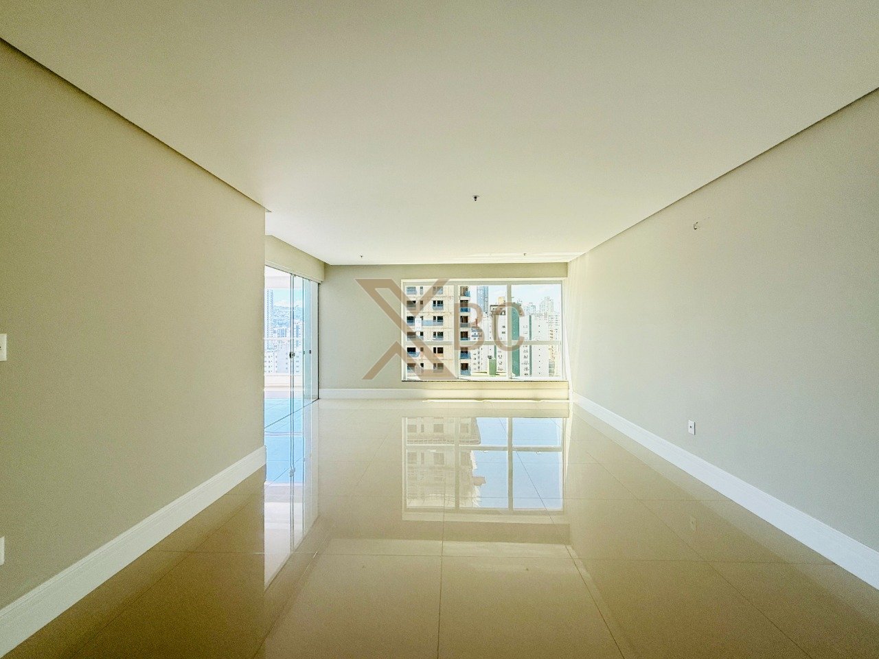 Apartamento Quadra Mar no La Belle Tour Residence em Balneário Camboriú