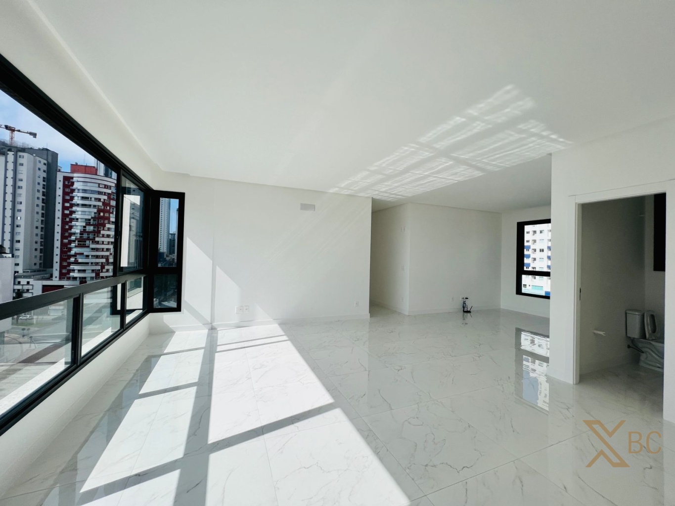 Porto Rotterdam Residence - Apartamento com 3 Suítes à Venda no Centro de Balneário Camboriú