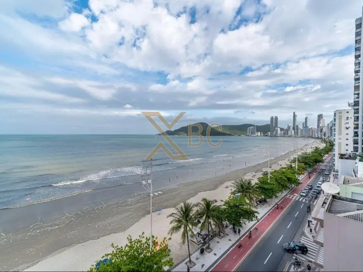 Apartamento Edifício Mediterranee no Centro de Balneário Camboriú