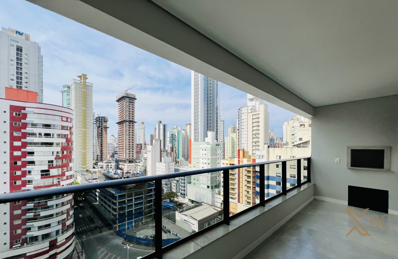 Apartamento com 4 Suítes Próximo ao Passeio San Miguel - Balneário Camboriú