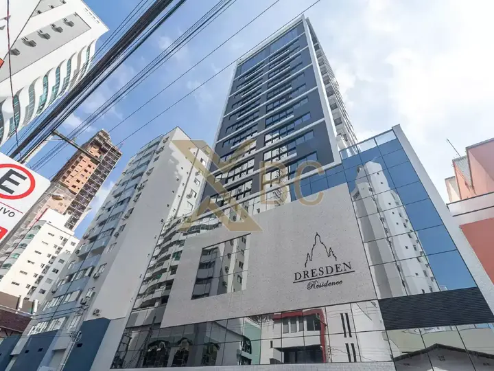 Edifício Dresden Residence - Apartamento à venda 3 suítes no Centro