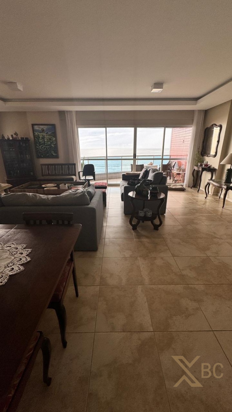 Number One - Apartamento Frente Mar com 4 Dormitórios no Centro de Balneário Camboriú