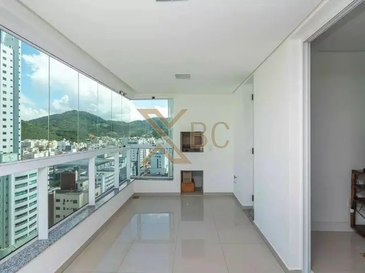 Apartamento no Edifício Dom Pablo no Centro de Balneário Camboriú