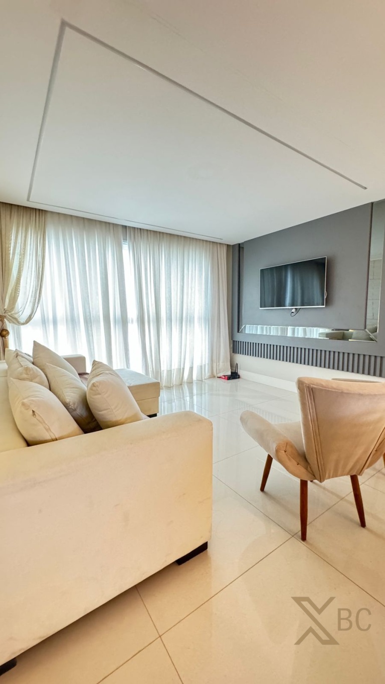 Phoenix Tower - Apartamento com 3 Suítes a 200 Metros da Praia no Centro de Balneário Camboriú