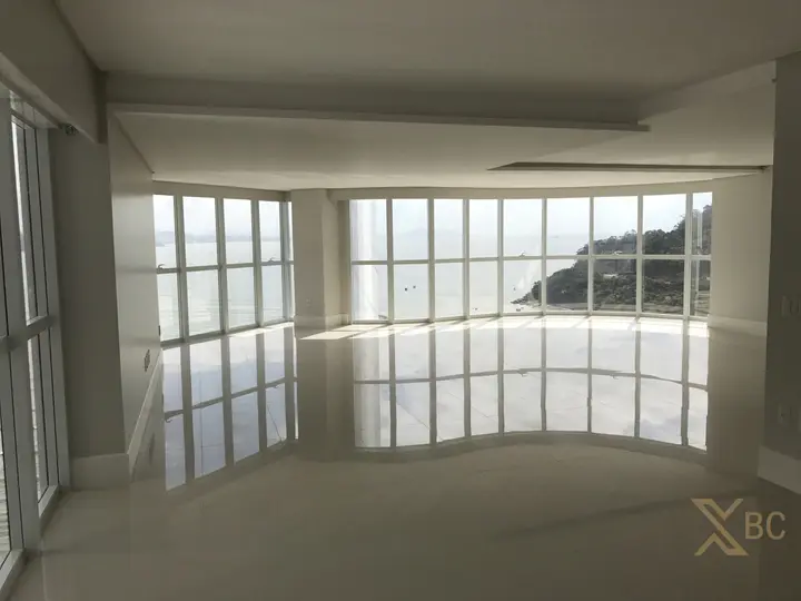 Apartamento Frente Mar à Venda no Ibiza Towers - Barra Sul | Balneário Camboriú