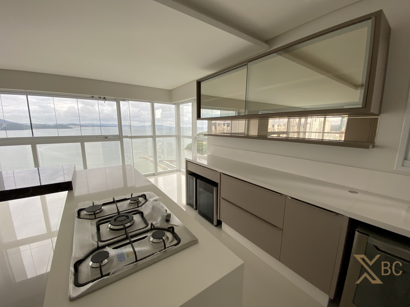 Apartamento Frente Mar à Venda no Ibiza Towers - Barra Sul | Balneário Camboriú/SC