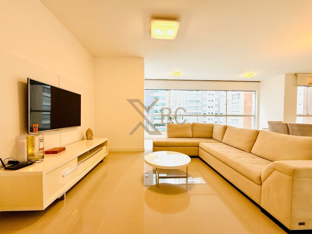 Apartamento no Centro de Balneário Camboriú para locação anual