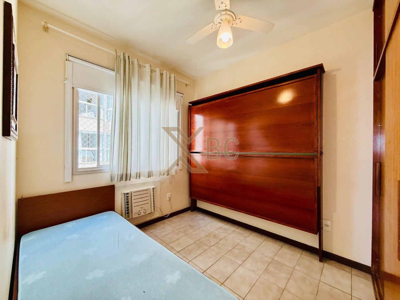 Condomínio Tia Guiomar - Apartamento com 2 dormitórios e 1 vaga no Centro de Balneário Camboriú