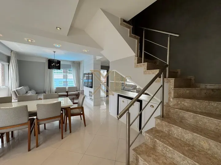 Cobertura Duplex no Edifício Baía dos Golfinhos - Exclusividade e sofisticação no Centro de Balneário Camboriú