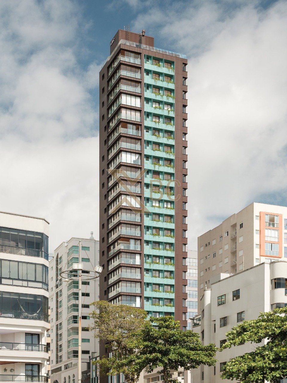 143 Mayfair