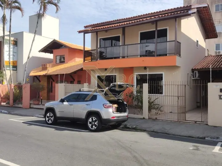 Casa à Venda no Centro de Balneário Camboriú