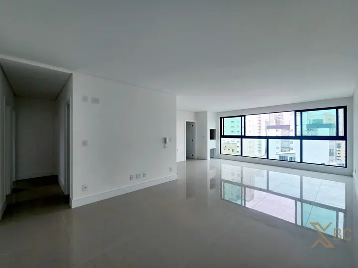Apartamento à Venda no Edifício Agatha Christie - 3 Suítes, 3 Vagas e Lazer Completo no Centro de Balneário Camboriú