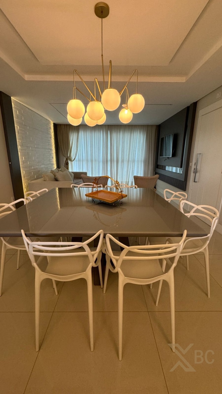 Phoenix Tower - Apartamento com 3 Suítes a 200 Metros da Praia no Centro de Balneário Camboriú