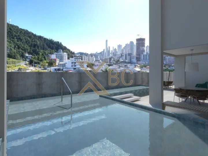 Farol Orange - Apartamento com 2 dormitórios e lazer completo no Centro de Balneário Camboriú