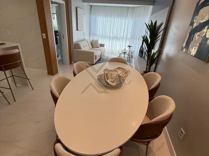 Edifício Saint Germain - Apartamento Finamente Mobiliado à Venda no Centro de Balneário Camboriú