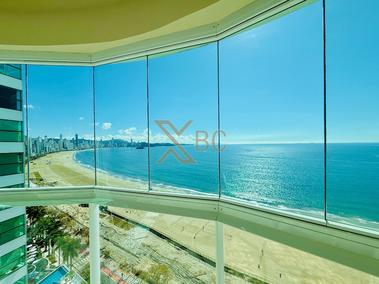 Ocean Palace Residence - Apartamento frente mar de alto padrão em Balneário Camboriú