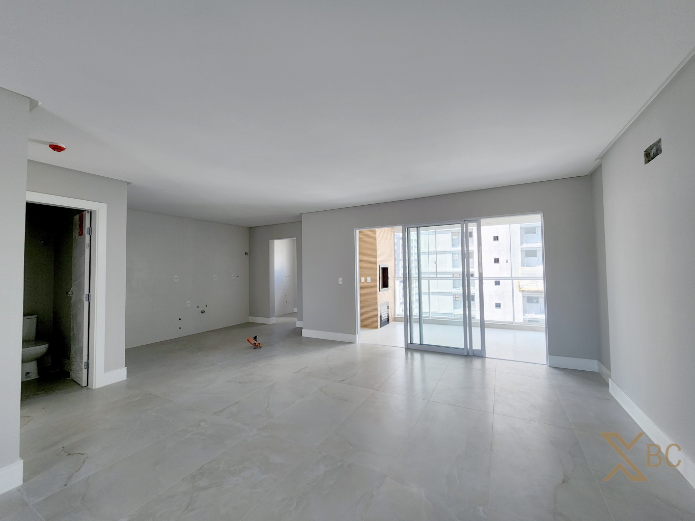 Apartamento Alto Padrão à Venda no Pontal Di Vitta - Barra Norte de Balneário Camboriú