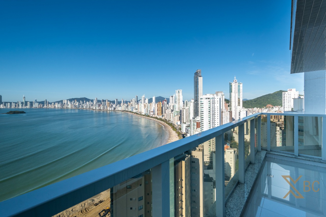 Edifício Infinity Coast - Apartamento mobiliado à venda na Barra Norte de Balneário Camboriú