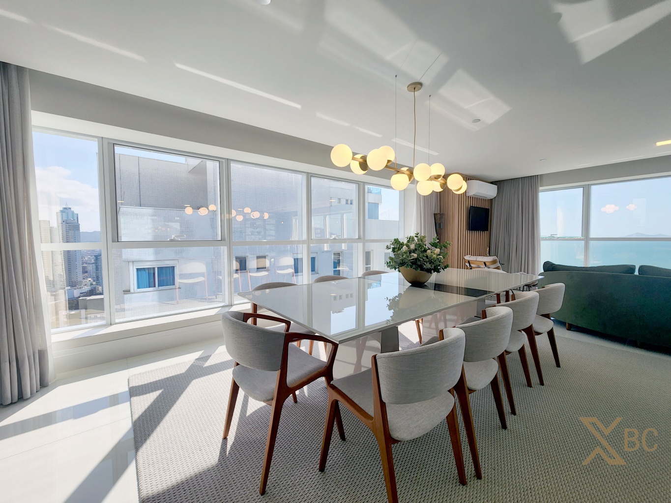 Epic Tower - Apartamento frente mar à venda com 04 suítes e 04 vagas de garagem na Barra Sul em Balneário Camboriú.