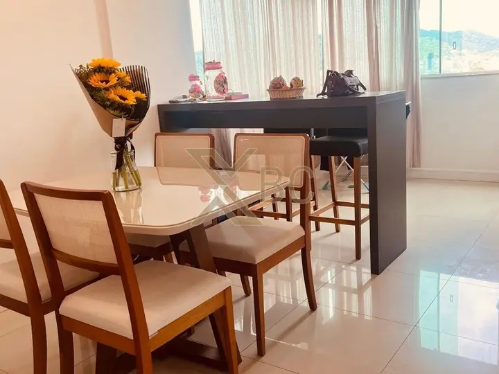 Edifício Efraim - Apartamento com 3 suítes, 2 vagas e alta privacidade no Centro de Balneário Camboriú