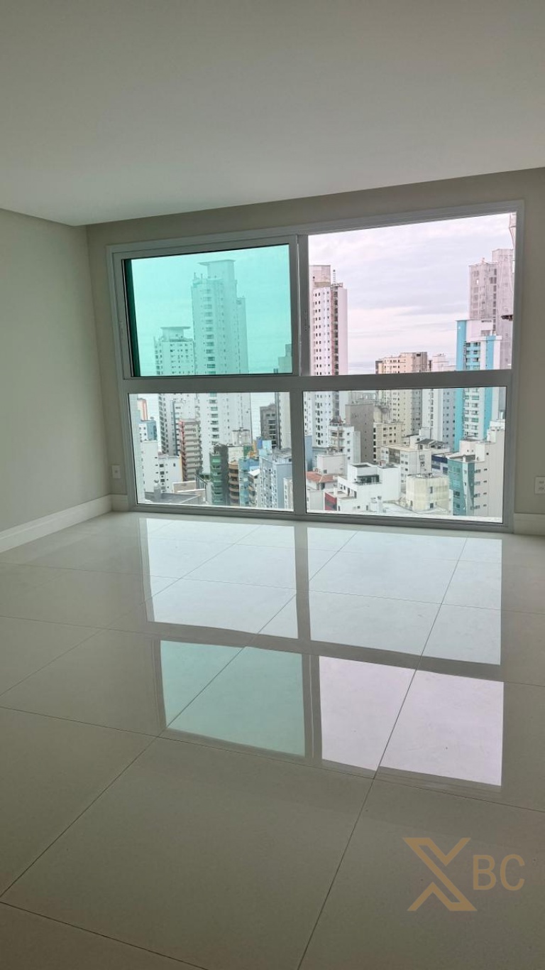 Phoenix - Apartamento com 3 Suítes à Venda no Centro de Balneário Camboriú