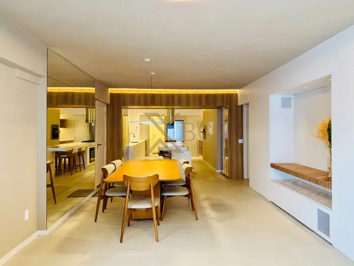 Edifício Imperatriz - Apartamento Frente Mar no Centro de Balneário Camboriú