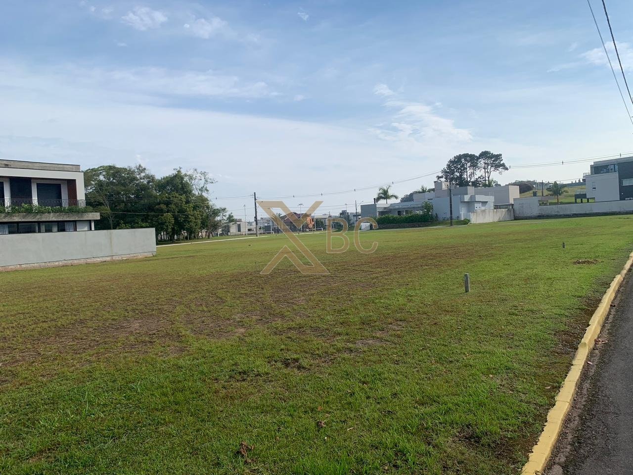 Terreno no Condomínio Caledônia - Espaço para Construir seu Projeto