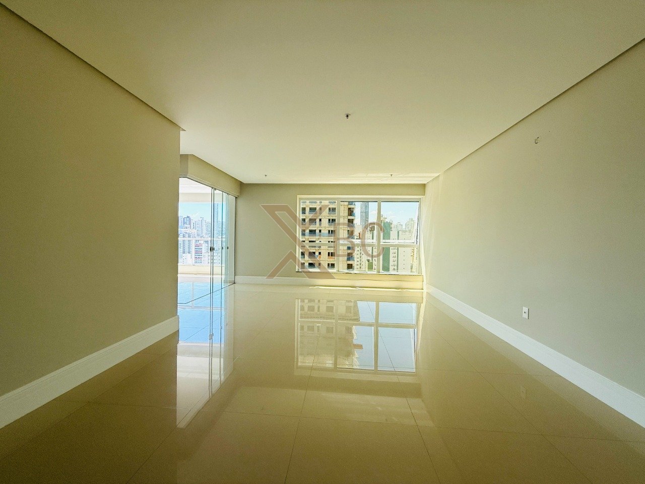 Apartamento Quadra Mar no La Belle Tour Residence em Balneário Camboriú