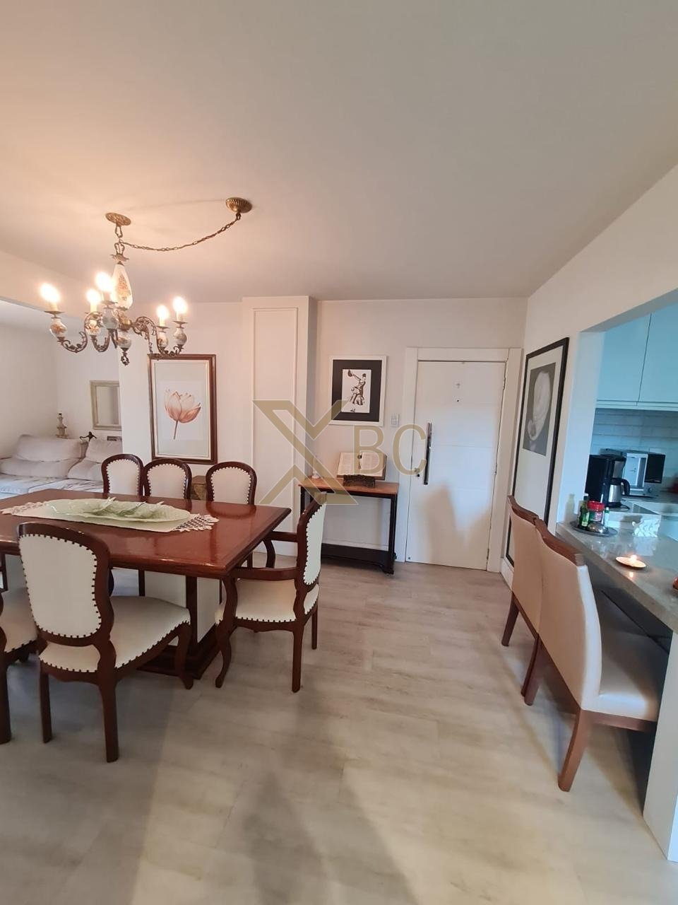 Edifício Scheidemantel - Apartamento com 2 dormitórios na Avenida Atlântica em Balneário Camboriú