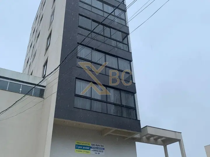 Edifício Alpha Uno - Apartamento com 3 suítes no Centro de Camboriú