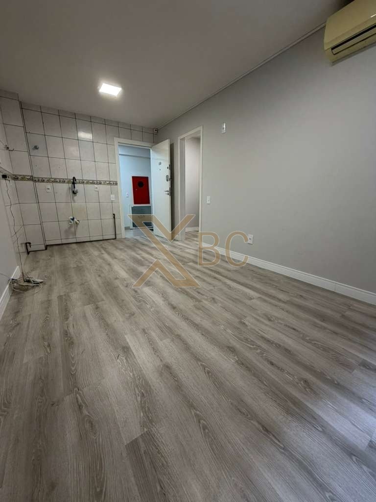 Apartamento à venda no Edifício Via Veneto - Centro de Balneário Camboriú