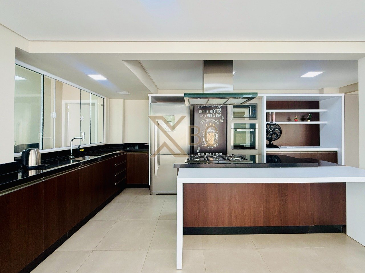 Residencial Dom Leonardo - Apartamento com 3 dormitórios no Bairro Pioneiros, Balneário Camboriú