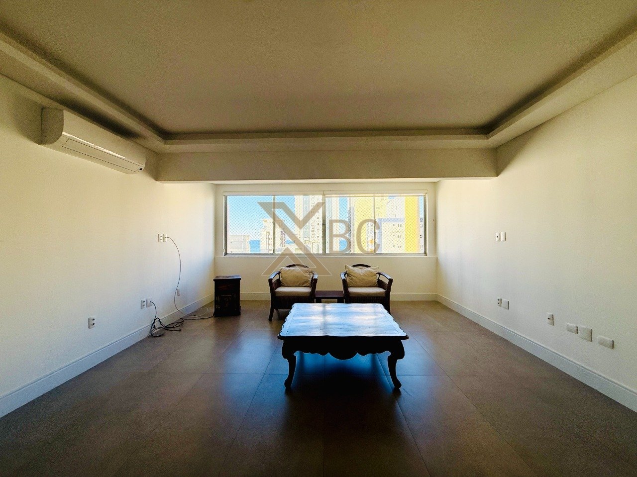 Edifício Ivo Mario Trombini - Apartamento na Avenida Brasil em Balneário Camboriú