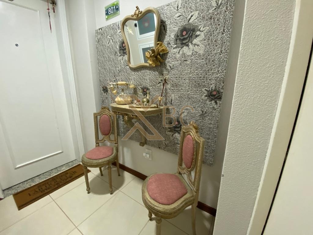 Apartamento à Venda no Edifício Pedro Paulo Faigel - Centro de Balneário Camboriú