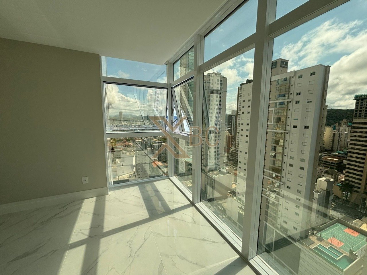 Horizon Residence Balneário Camboriú - Apartamento com 3 Suítes e Terraço Aberto no Centro