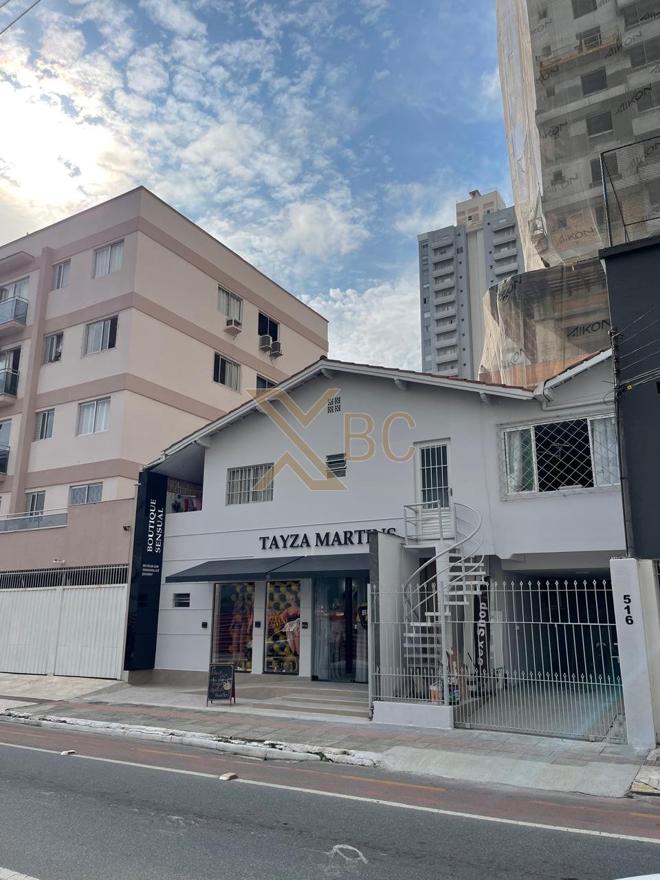 Casa Comercial
