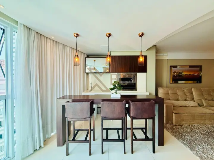 Edifício Le Majestic - Apartamento mobiliado com 3 suítes e 128 m² no Centro de Balneário Camboriú