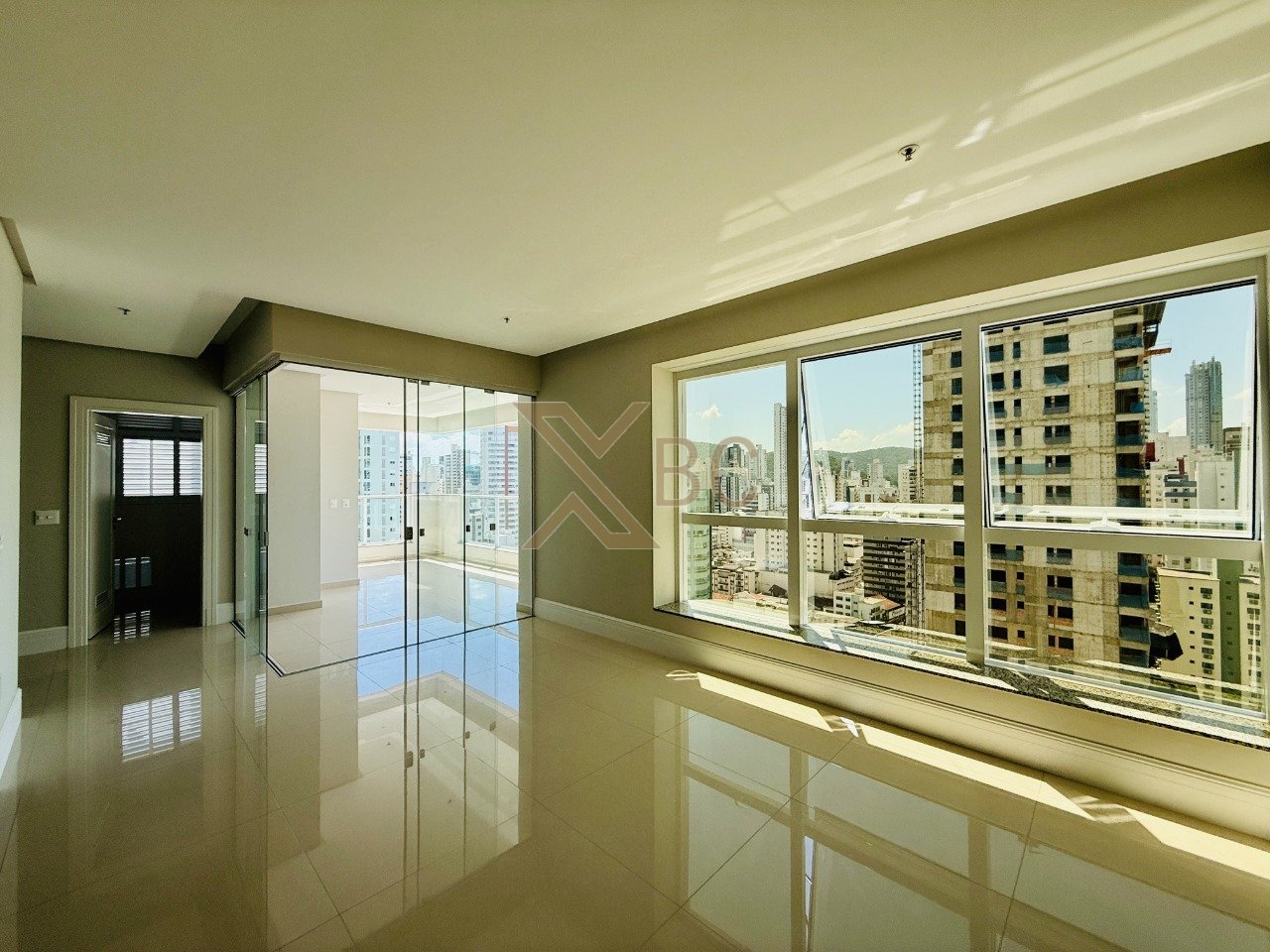 Apartamento Quadra Mar no La Belle Tour Residence em Balneário Camboriú