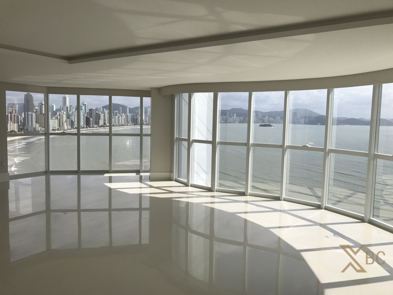 Apartamento Frente Mar à Venda no Ibiza Towers - Barra Sul | Balneário Camboriú