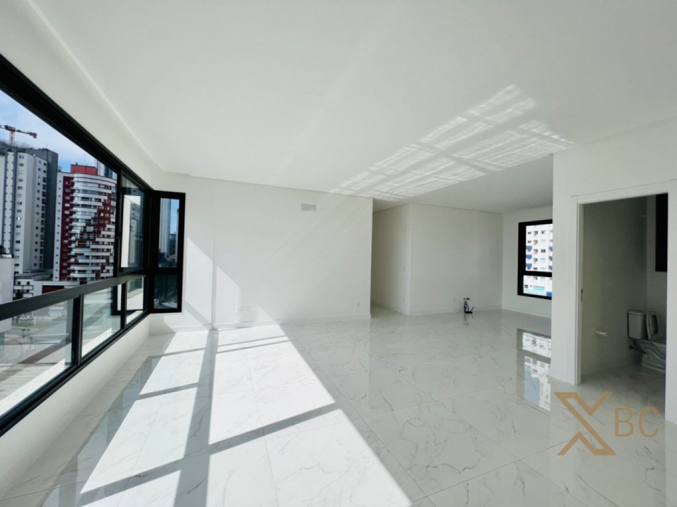 Porto Rotterdam Residence - Apartamento com 3 Suítes à Venda no Centro de Balneário Camboriú