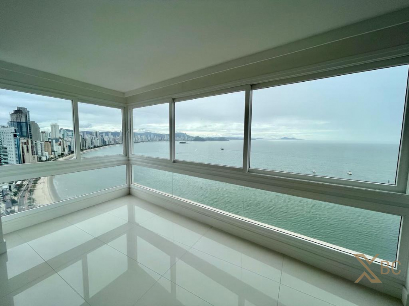 Cobertura Triplex Frente Mar à Venda no Gran Palazzo - Barra Sul | Balneário Camboriú/SC